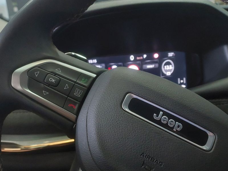 JEEP COMMANDER 1.3 T270 TURBO FLEX LIMITED AT6 2022/2022 BETIOLO NOVOS E SEMINOVOS LAJEADO / Carros no Vale