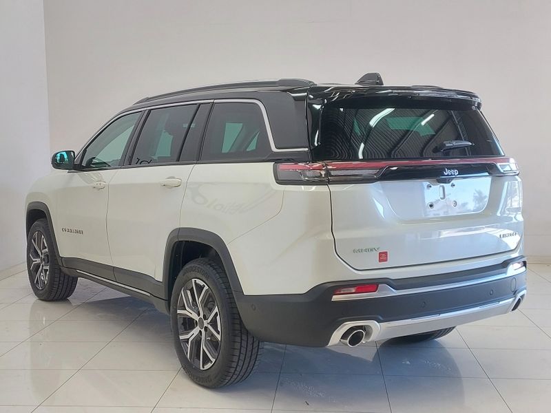 JEEP COMMANDER 1.3 T270 TURBO FLEX LIMITED MHEV AT6 2026/2027 BETIOLO NOVOS E SEMINOVOS LAJEADO / Carros no Vale