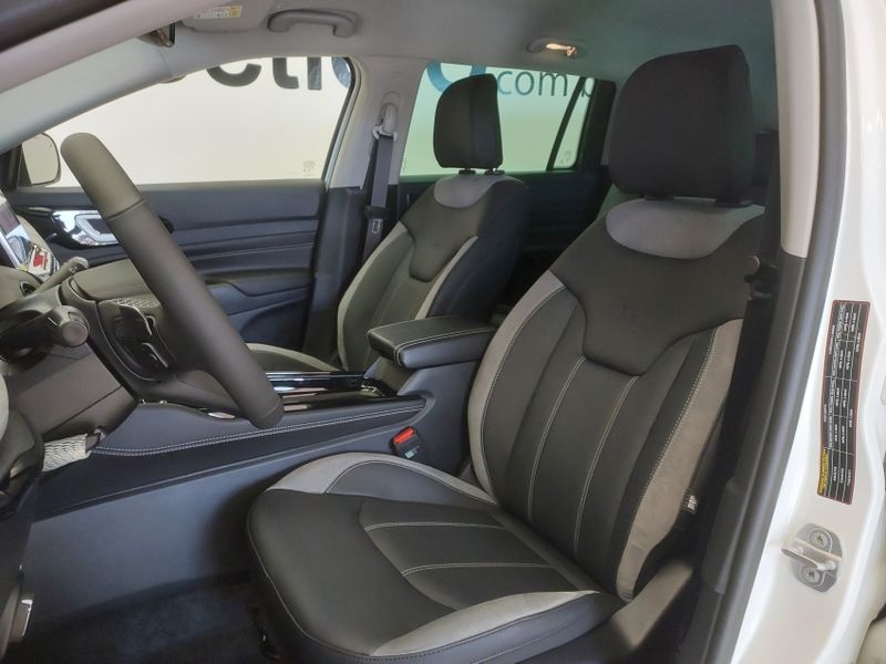 JEEP COMMANDER 1.3 T270 TURBO FLEX LIMITED MHEV AT6 2026/2027 BETIOLO NOVOS E SEMINOVOS LAJEADO / Carros no Vale