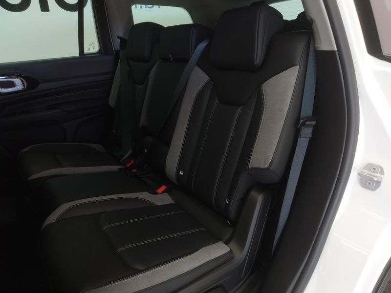 JEEP COMMANDER 1.3 T270 TURBO FLEX LIMITED MHEV AT6 2026/2027 BETIOLO NOVOS E SEMINOVOS LAJEADO / Carros no Vale