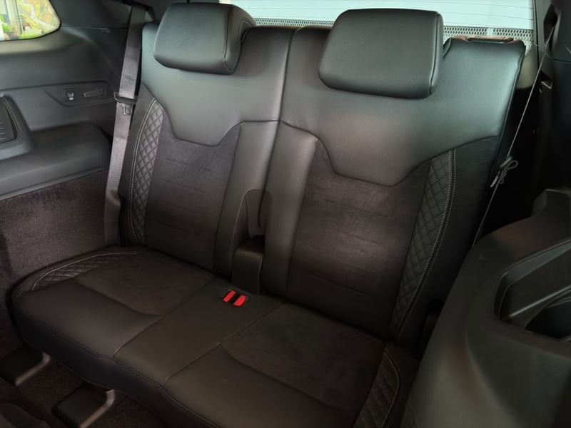 JEEP COMMANDER 2.0 HURRICANE 4 TURBO GASOLINA BLACKHAWK AT9 2026/2027 BETIOLO NOVOS E SEMINOVOS LAJEADO / Carros no Vale JEEP COMMANDER 2.0 HURRICANE 4 TURBO GASOLINA BLACKHAWK AT9 2026/2027 BETIOLO NOVOS E SEMINOVOS LAJEADO / Carros no Vale