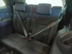 JEEP COMMANDER 2.0 HURRICANE 4 TURBO GASOLINA BLACKHAWK AT9 2026/2027 BETIOLO NOVOS E SEMINOVOS LAJEADO / Carros no Vale