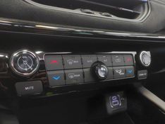 JEEP COMMANDER 2.0 HURRICANE 4 TURBO GASOLINA BLACKHAWK AT9 2026/2027 BETIOLO NOVOS E SEMINOVOS LAJEADO / Carros no Vale