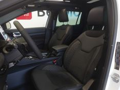 JEEP COMMANDER 2.0 HURRICANE 4 TURBO GASOLINA BLACKHAWK AT9 2026/2027 BETIOLO NOVOS E SEMINOVOS LAJEADO / Carros no Vale