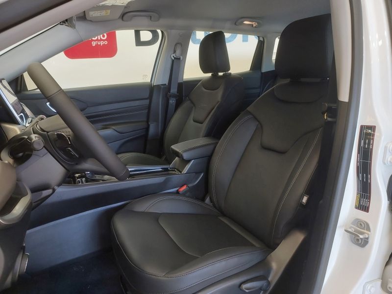 JEEP COMPASS 1.3 T270 TURBO FLEX LONGITUDE AT6 2026/2026 BETIOLO NOVOS E SEMINOVOS LAJEADO / Carros no Vale
