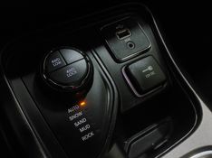 JEEP COMPASS 2.0 16V DIESEL TRAILHAWK 4X4 AUTOMÁTICO 2017/2018 BETIOLO NOVOS E SEMINOVOS LAJEADO / Carros no Vale