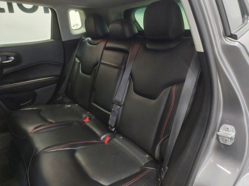 JEEP COMPASS 2.0 16V DIESEL TRAILHAWK 4X4 AUTOMÁTICO 2017/2018 BETIOLO NOVOS E SEMINOVOS LAJEADO / Carros no Vale JEEP COMPASS 2.0 16V DIESEL TRAILHAWK 4X4 AUTOMÁTICO 2017/2018 BETIOLO NOVOS E SEMINOVOS LAJEADO / Carros no Vale