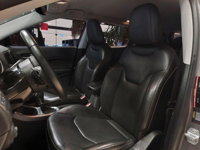 JEEP COMPASS 2.0 16V FLEX LONGITUDE AUTOMÁTICO 2019/2020 BETIOLO NOVOS E SEMINOVOS LAJEADO / Carros no Vale
