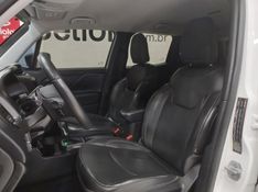 JEEP RENEGADE 1.3 T270 TURBO FLEX LONGITUDE AT6 2022/2022 BETIOLO NOVOS E SEMINOVOS LAJEADO / Carros no Vale