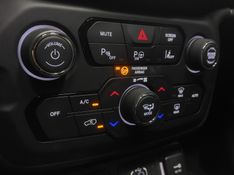 JEEP RENEGADE 1.3 T270 TURBO FLEX S 4X4 AT9 2022/2023 BETIOLO NOVOS E SEMINOVOS LAJEADO / Carros no Vale