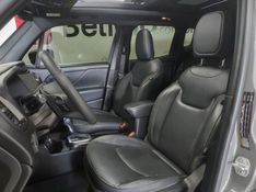 JEEP RENEGADE 1.3 T270 TURBO FLEX S 4X4 AT9 2022/2023 BETIOLO NOVOS E SEMINOVOS LAJEADO / Carros no Vale