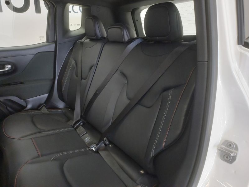 JEEP RENEGADE 1.3 T270 TURBO FLEX WILLYS 4×4 AT9 2026/2027 BETIOLO NOVOS E SEMINOVOS LAJEADO / Carros no Vale