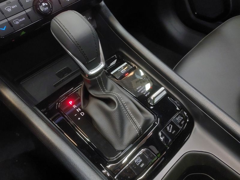 JEEP RENEGADE 1.3 T270 TURBO FLEX WILLYS 4×4 AT9 2026/2027 BETIOLO NOVOS E SEMINOVOS LAJEADO / Carros no Vale