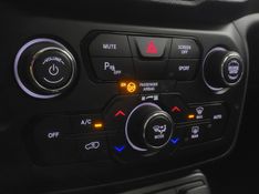 JEEP RENEGADE 1.8 16V FLEX LONGITUDE 4P AUTOMÁTICO 2019/2020 BETIOLO NOVOS E SEMINOVOS LAJEADO / Carros no Vale