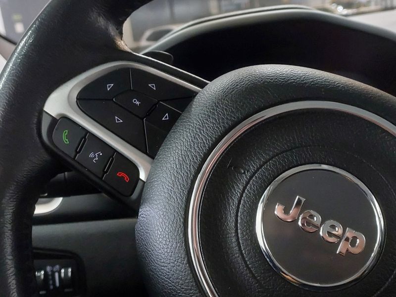JEEP RENEGADE 1.8 16V FLEX LONGITUDE 4P AUTOMÁTICO 2019/2020 BETIOLO NOVOS E SEMINOVOS LAJEADO / Carros no Vale JEEP RENEGADE 1.8 16V FLEX LONGITUDE 4P AUTOMÁTICO 2019/2020 BETIOLO NOVOS E SEMINOVOS LAJEADO / Carros no Vale