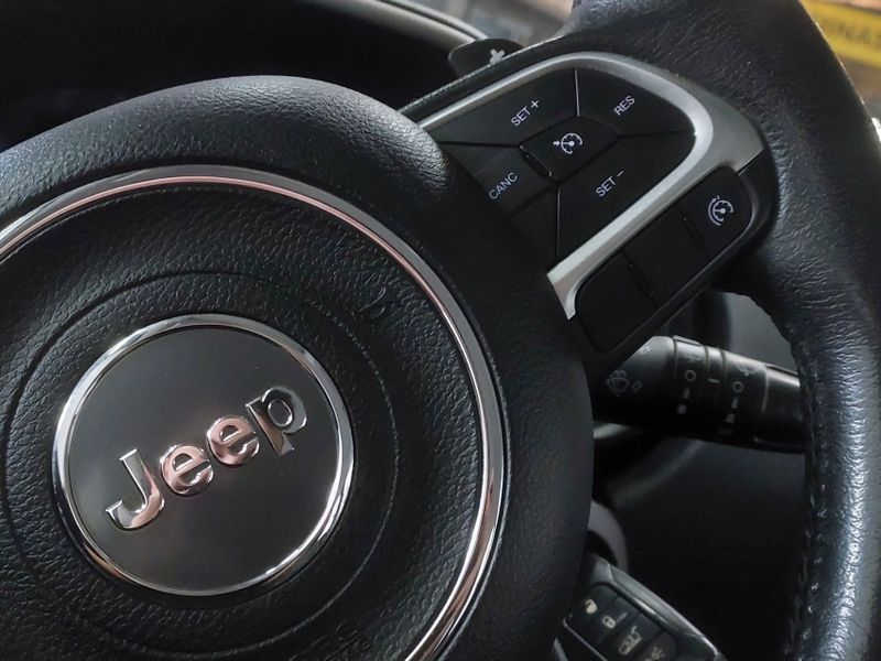 JEEP RENEGADE 1.8 16V FLEX LONGITUDE 4P AUTOMÁTICO 2019/2020 BETIOLO NOVOS E SEMINOVOS LAJEADO / Carros no Vale JEEP RENEGADE 1.8 16V FLEX LONGITUDE 4P AUTOMÁTICO 2019/2020 BETIOLO NOVOS E SEMINOVOS LAJEADO / Carros no Vale