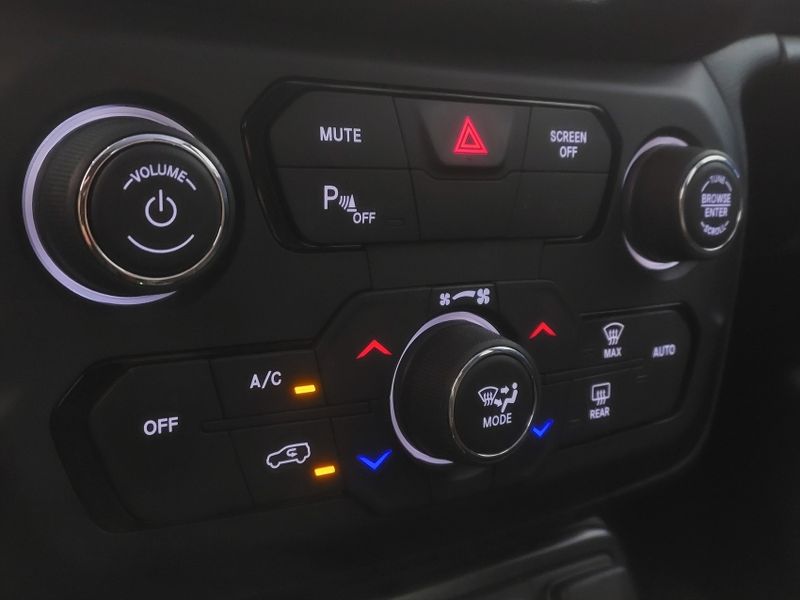 JEEP RENEGADE 2.0 16V TURBO DIESEL TRAILHAWK 4P 4X4 AUTOMÁTICO 2021/2021 BETIOLO NOVOS E SEMINOVOS LAJEADO / Carros no Vale JEEP RENEGADE 2.0 16V TURBO DIESEL TRAILHAWK 4P 4X4 AUTOMÁTICO 2021/2021 BETIOLO NOVOS E SEMINOVOS LAJEADO / Carros no Vale