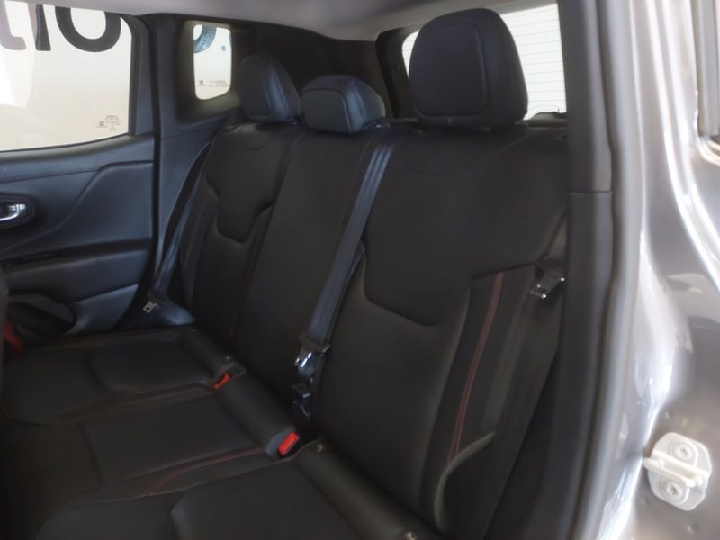 JEEP RENEGADE 2.0 16V TURBO DIESEL TRAILHAWK 4P 4X4 AUTOMÁTICO 2021/2021 BETIOLO NOVOS E SEMINOVOS LAJEADO / Carros no Vale JEEP RENEGADE 2.0 16V TURBO DIESEL TRAILHAWK 4P 4X4 AUTOMÁTICO 2021/2021 BETIOLO NOVOS E SEMINOVOS LAJEADO / Carros no Vale