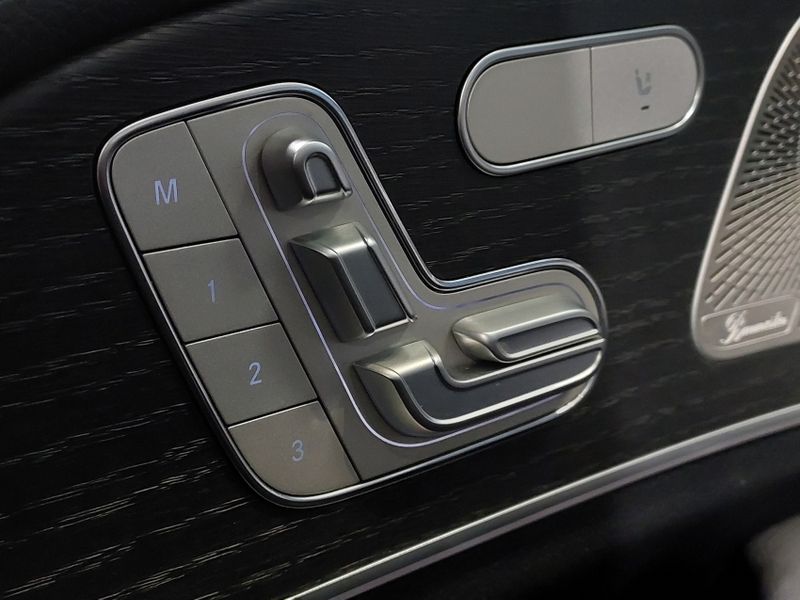 Mercedes-Benz GLE 400d 3.0 V6 DIESEL 4MATIC 9G-TRONIC 2023/2023 BETIOLO NOVOS E SEMINOVOS LAJEADO / Carros no Vale Mercedes-Benz GLE 400d 3.0 V6 DIESEL 4MATIC 9G-TRONIC 2023/2023 BETIOLO NOVOS E SEMINOVOS LAJEADO / Carros no Vale