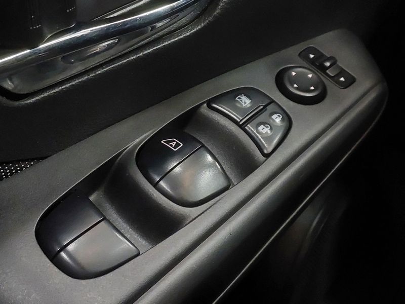 Nissan KICKS 1.6 16V FLEXSTART S 4P XTRONIC 2012/2019 BETIOLO NOVOS E SEMINOVOS LAJEADO / Carros no Vale