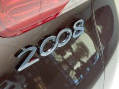 Peugeot 2008 1.6 16V FLEX GRIFFE 4P AUTOMÁTICO 2016/2017 BETIOLO NOVOS E SEMINOVOS LAJEADO / Carros no Vale