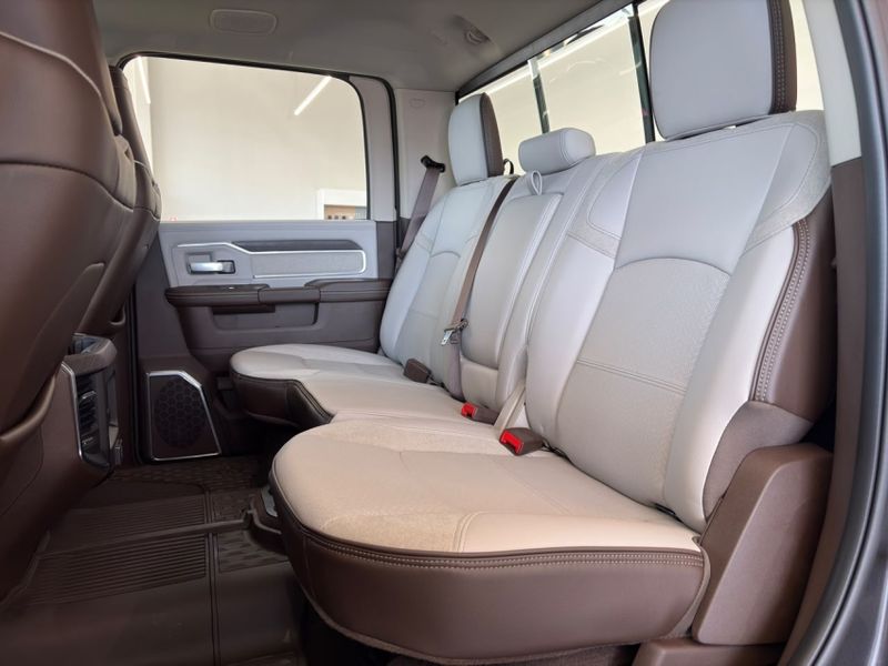 Ram 2500 6.7 I6 TURBO DIESEL LARAMIE CD 4X4 AUTOMÁTICO 2026/2026 BETIOLO NOVOS E SEMINOVOS LAJEADO / Carros no Vale