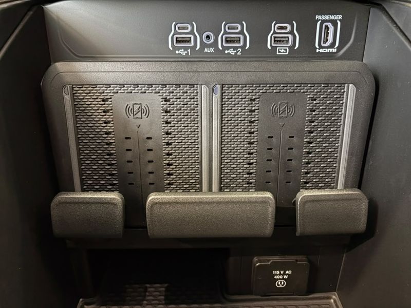 Ram 3500 6.7 I6 TURBO DIESEL LIMITED LONGHORN CD 4X4 AUTOMÁTICO 2026/2026 BETIOLO NOVOS E SEMINOVOS LAJEADO / Carros no Vale Ram 3500 6.7 I6 TURBO DIESEL LIMITED LONGHORN CD 4X4 AUTOMÁTICO 2026/2026 BETIOLO NOVOS E SEMINOVOS LAJEADO / Carros no Vale