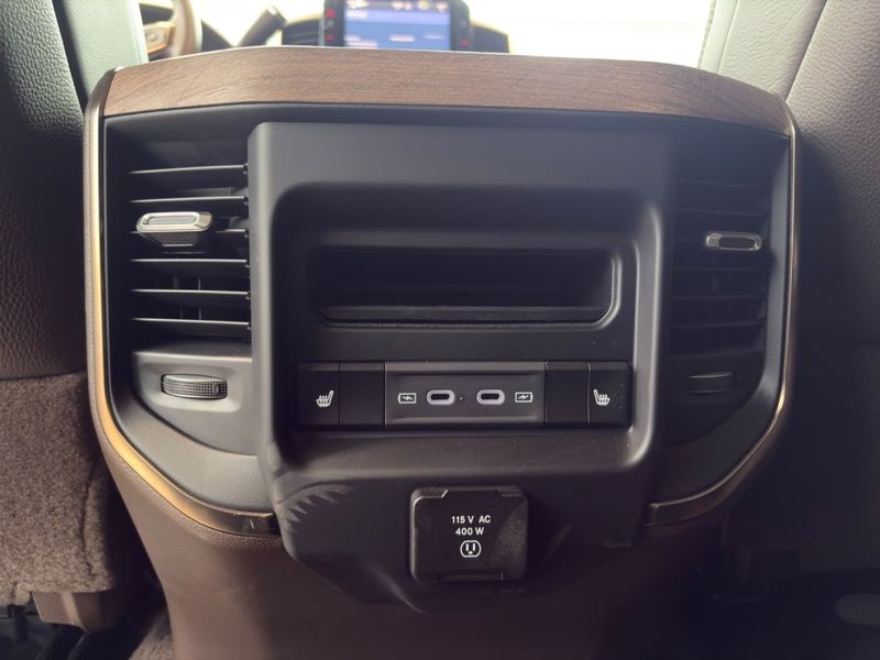 Ram 3500 6.7 I6 TURBO DIESEL LIMITED LONGHORN CD 4X4 AUTOMÁTICO 2026/2026 BETIOLO NOVOS E SEMINOVOS LAJEADO / Carros no Vale Ram 3500 6.7 I6 TURBO DIESEL LIMITED LONGHORN CD 4X4 AUTOMÁTICO 2026/2026 BETIOLO NOVOS E SEMINOVOS LAJEADO / Carros no Vale