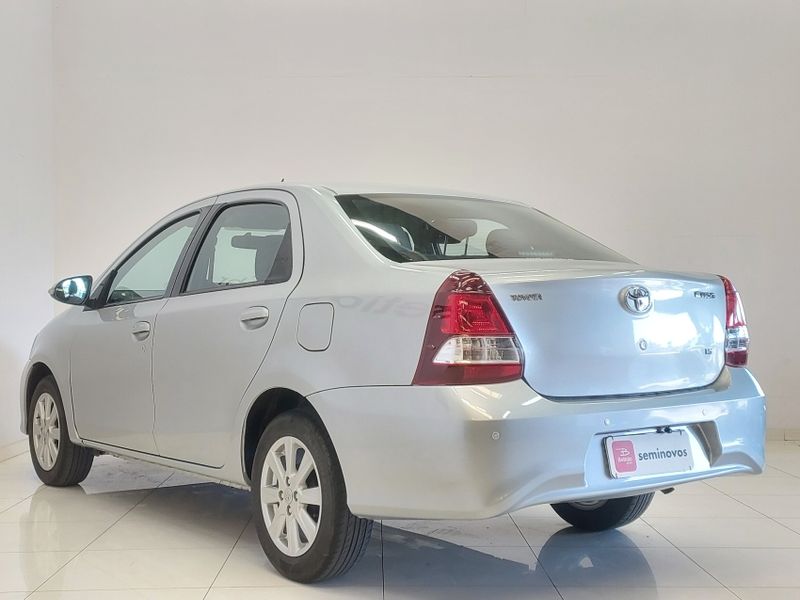 Toyota ETIOS 1.5 X SEDAN 16V FLEX 4P AUTOMÁTICO 2019/2020 BETIOLO NOVOS E SEMINOVOS LAJEADO / Carros no Vale