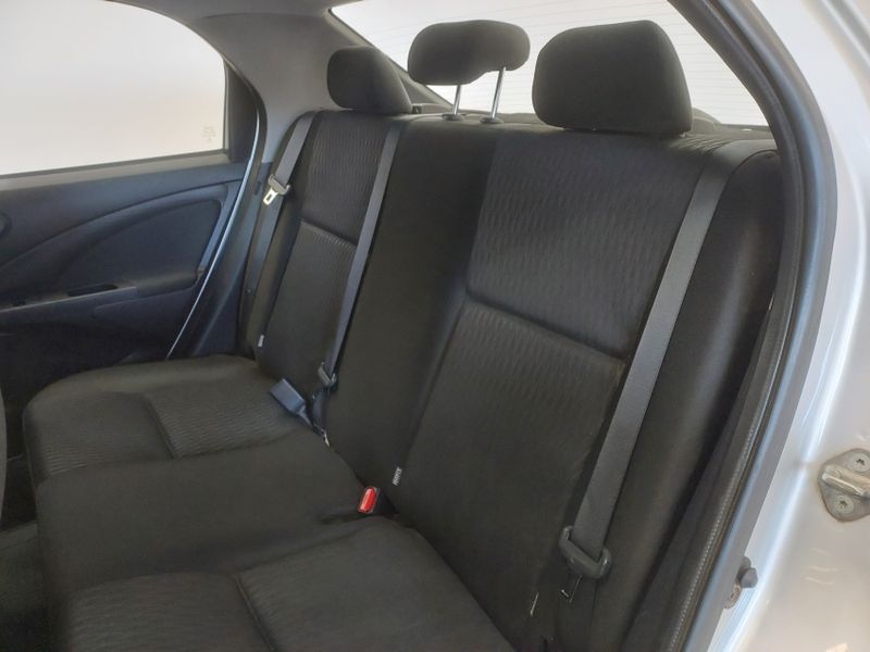 Toyota ETIOS 1.5 X SEDAN 16V FLEX 4P AUTOMÁTICO 2019/2020 BETIOLO NOVOS E SEMINOVOS LAJEADO / Carros no Vale