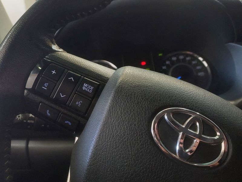 Toyota HILUX SW4 2.7 SR 4X2 16V FLEX 4P AUTOMÁTICO 2018/2019 BETIOLO NOVOS E SEMINOVOS LAJEADO / Carros no Vale Toyota HILUX SW4 2.7 SR 4X2 16V FLEX 4P AUTOMÁTICO 2018/2019 BETIOLO NOVOS E SEMINOVOS LAJEADO / Carros no Vale