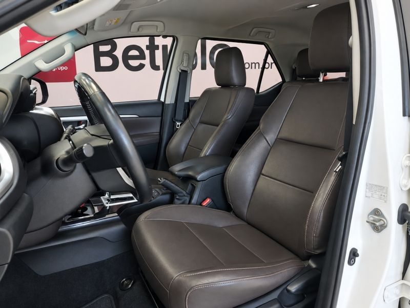 Toyota HILUX SW4 2.7 SR 4X2 16V FLEX 4P AUTOMÁTICO 2018/2019 BETIOLO NOVOS E SEMINOVOS LAJEADO / Carros no Vale Toyota HILUX SW4 2.7 SR 4X2 16V FLEX 4P AUTOMÁTICO 2018/2019 BETIOLO NOVOS E SEMINOVOS LAJEADO / Carros no Vale