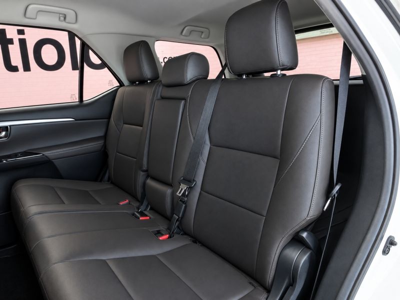 Toyota HILUX SW4 2.7 SR 4X2 16V FLEX 4P AUTOMÁTICO 2018/2019 BETIOLO NOVOS E SEMINOVOS LAJEADO / Carros no Vale Toyota HILUX SW4 2.7 SR 4X2 16V FLEX 4P AUTOMÁTICO 2018/2019 BETIOLO NOVOS E SEMINOVOS LAJEADO / Carros no Vale