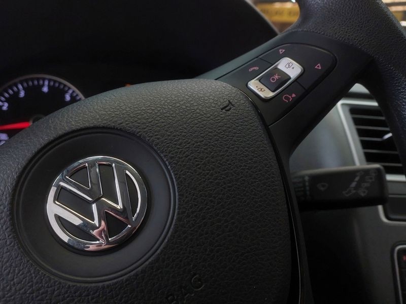 Volkswagen FOX 1.6 MSI TOTAL FLEX CONNECT 4P MANUAL 2019/2019 BETIOLO NOVOS E SEMINOVOS LAJEADO / Carros no Vale Volkswagen FOX 1.6 MSI TOTAL FLEX CONNECT 4P MANUAL 2019/2019 BETIOLO NOVOS E SEMINOVOS LAJEADO / Carros no Vale