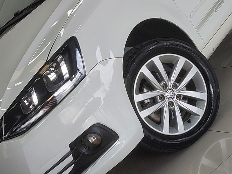 Volkswagen FOX 1.6 MSI TOTAL FLEX CONNECT 4P MANUAL 2019/2019 BETIOLO NOVOS E SEMINOVOS LAJEADO / Carros no Vale Volkswagen FOX 1.6 MSI TOTAL FLEX CONNECT 4P MANUAL 2019/2019 BETIOLO NOVOS E SEMINOVOS LAJEADO / Carros no Vale