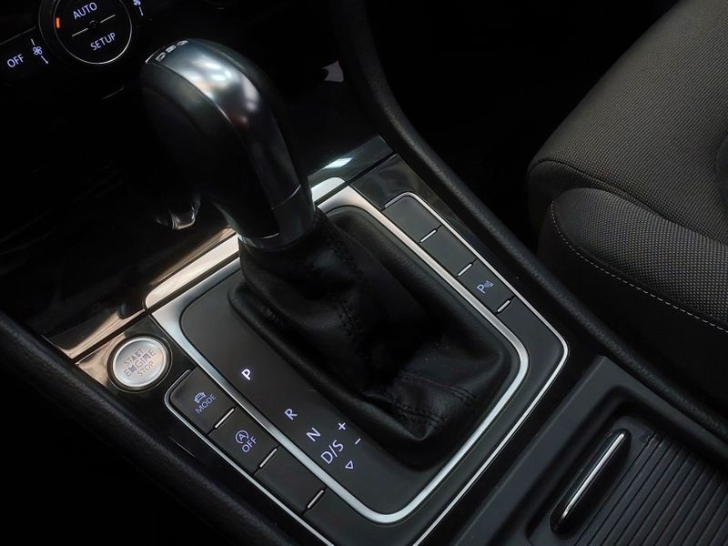 Volkswagen GOLF 1.4 TSI HIGHLINE 16V GASOLINA 4P AUTOMÁTICO 2013/2014 BETIOLO NOVOS E SEMINOVOS LAJEADO / Carros no Vale