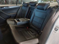 Volkswagen JETTA 1.4 250 TSI TOTAL FLEX COMFORTLINE TIPTRONIC 2017/2018 BETIOLO NOVOS E SEMINOVOS LAJEADO / Carros no Vale