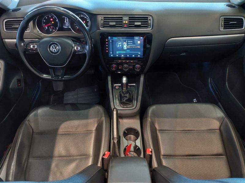 Volkswagen JETTA 1.4 250 TSI TOTAL FLEX COMFORTLINE TIPTRONIC 2017/2018 BETIOLO NOVOS E SEMINOVOS LAJEADO / Carros no Vale Volkswagen JETTA 1.4 250 TSI TOTAL FLEX COMFORTLINE TIPTRONIC 2017/2018 BETIOLO NOVOS E SEMINOVOS LAJEADO / Carros no Vale