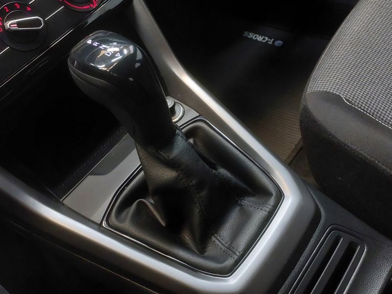 Volkswagen T-CROSS 1.0 200 TSI TOTAL FLEX AUTOMÁTICO 2024/2025 BETIOLO NOVOS E SEMINOVOS LAJEADO / Carros no Vale