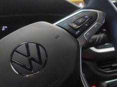 Volkswagen T-CROSS 1.0 200 TSI TOTAL FLEX AUTOMÁTICO 2024/2025 BETIOLO NOVOS E SEMINOVOS LAJEADO / Carros no Vale