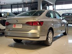 Volkswagen VIRTUS 1.0 200 TSI COMFORTLINE AUTOMÁTICO 2022/2022 BETIOLO NOVOS E SEMINOVOS LAJEADO / Carros no Vale