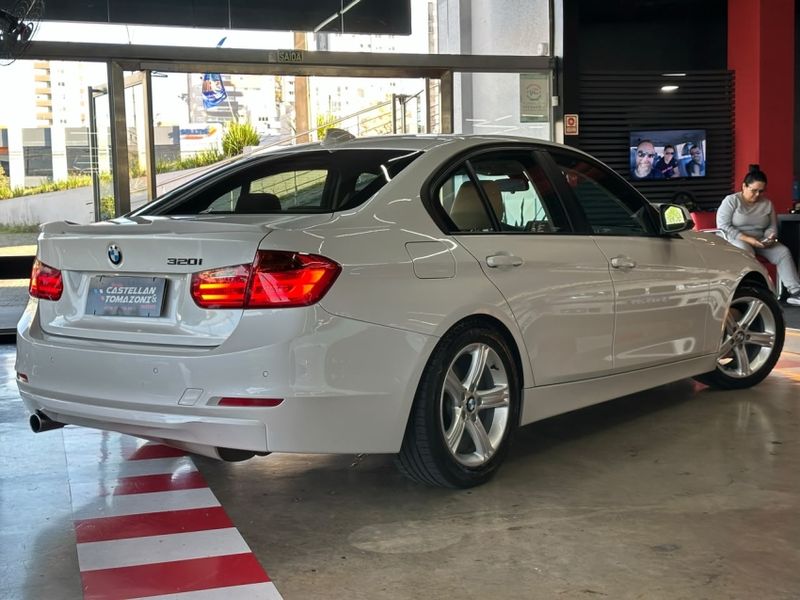 BMW 320i 2.0 16V TURBO ACTIVE FLEX 4P AUTOMÁTICO 2015/2015 CASTELLAN E TOMAZONI MOTORS CAXIAS DO SUL / Carros no Vale BMW 320i 2.0 16V TURBO ACTIVE FLEX 4P AUTOMÁTICO 2015/2015 CASTELLAN E TOMAZONI MOTORS CAXIAS DO SUL / Carros no Vale