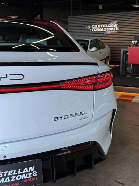 BYD SEAL 82,5 KW ELÉTRICO AWD 2023/2024 CASTELLAN E TOMAZONI MOTORS CAXIAS DO SUL / Carros no Vale BYD SEAL 82,5 KW ELÉTRICO AWD 2023/2024 CASTELLAN E TOMAZONI MOTORS CAXIAS DO SUL / Carros no Vale