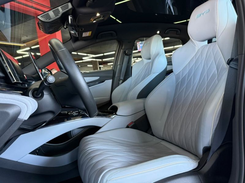 BYD SEAL 82,5 KW ELÉTRICO AWD 2023/2024 CASTELLAN E TOMAZONI MOTORS CAXIAS DO SUL / Carros no Vale BYD SEAL 82,5 KW ELÉTRICO AWD 2023/2024 CASTELLAN E TOMAZONI MOTORS CAXIAS DO SUL / Carros no Vale