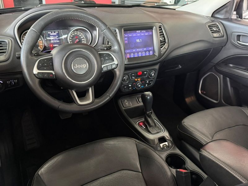 JEEP COMPASS 2.0 16V FLEX LONGITUDE AUTOMÁTICO 2017/2018 CASTELLAN E TOMAZONI MOTORS CAXIAS DO SUL / Carros no Vale JEEP COMPASS 2.0 16V FLEX LONGITUDE AUTOMÁTICO 2017/2018 CASTELLAN E TOMAZONI MOTORS CAXIAS DO SUL / Carros no Vale