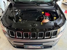 JEEP COMPASS 2.0 16V FLEX LONGITUDE AUTOMÁTICO 2017/2018 CASTELLAN E TOMAZONI MOTORS CAXIAS DO SUL / Carros no Vale