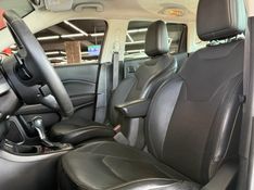 JEEP COMPASS 2.0 16V FLEX LONGITUDE AUTOMÁTICO 2017/2018 CASTELLAN E TOMAZONI MOTORS CAXIAS DO SUL / Carros no Vale