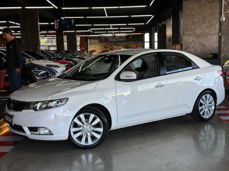 KIA CERATO 1.6 SX3 16V GASOLINA 4P AUTOMÁTICO 2012/2013 CASTELLAN E TOMAZONI MOTORS CAXIAS DO SUL / Carros no Vale KIA CERATO 1.6 SX3 16V GASOLINA 4P AUTOMÁTICO 2012/2013 CASTELLAN E TOMAZONI MOTORS CAXIAS DO SUL / Carros no Vale
