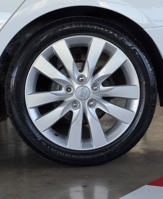KIA CERATO 1.6 SX3 16V GASOLINA 4P AUTOMÁTICO 2012/2013 CASTELLAN E TOMAZONI MOTORS CAXIAS DO SUL / Carros no Vale KIA CERATO 1.6 SX3 16V GASOLINA 4P AUTOMÁTICO 2012/2013 CASTELLAN E TOMAZONI MOTORS CAXIAS DO SUL / Carros no Vale