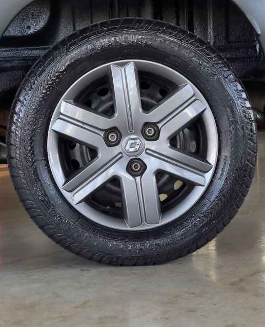 Renault KWID 1.0 12V SCE FLEX ZEN MANUAL 2024/2024 CASTELLAN E TOMAZONI MOTORS CAXIAS DO SUL / Carros no Vale Renault KWID 1.0 12V SCE FLEX ZEN MANUAL 2024/2024 CASTELLAN E TOMAZONI MOTORS CAXIAS DO SUL / Carros no Vale
